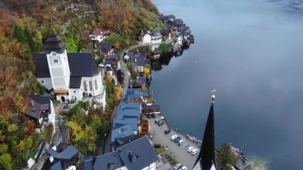 Vista Aérea Aldeia Montanha Austríaca Hallstatt Hallstatter Lago Vista Cima — Vídeo de Stock