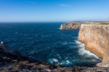 Portekiz 'deki Farol do Cabo de Sao Vicente' nin okyanus manzarası harika..