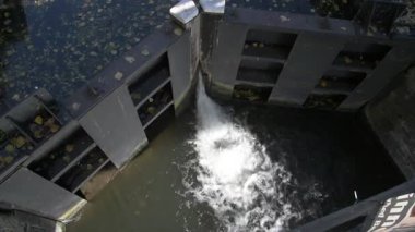 Rammey Bataklık Kilidi 'nin Kilit Kapısından Su Akıyor