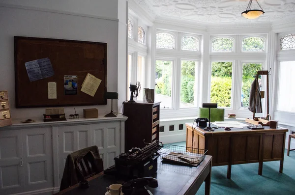 Bletchley Park 'taki Edward Traviss' ın İçişleri Bakanlığı İkinci Dünya Savaşı sırasında İngiliz İstihbarat Liderliği ile ilişkiliydi..