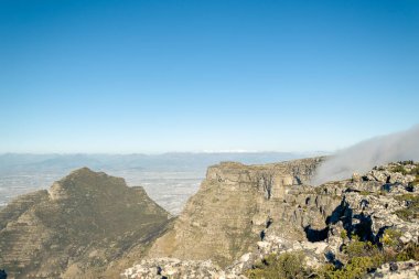Dağın tepesinden, Afrika 'dan