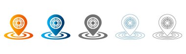 Çeşitli renk ve stillerde hedef simgelere sahip düz simge haritası pin işaretleri, katı siyah dış hat, vektör, beyaz arkaplan üzerinde izole.