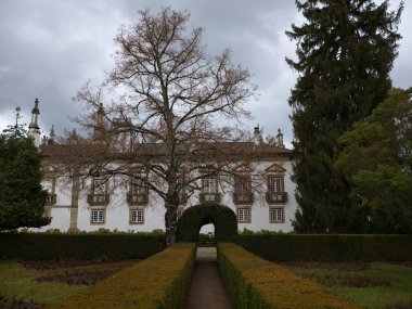 Kemerli çit labirenti, Portekiz