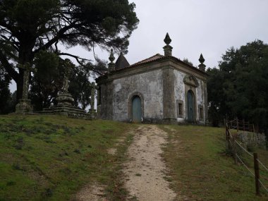 Eski taş şapel estetiği, Portekiz