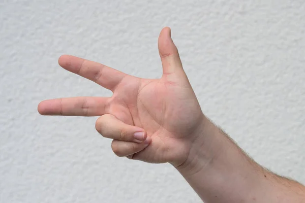 Homem Segurando Três Dedos Mão Sobre Branco Conceito Contagem Quantidade — Fotografia de Stock