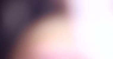 Sinematik Film Yanması ve Vintage Dokusuyla Işık Sızıntısı