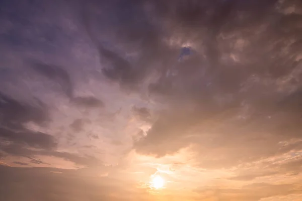 Lucht Bewolkt Avonds Zonsondergang — Stockfoto