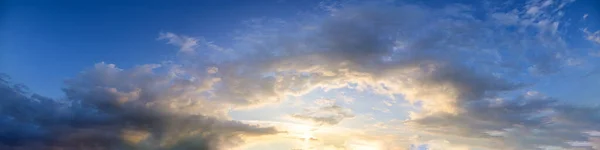 Ciel Panoramique Nuages Dans Soirée — Photo