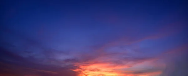 Cielo Panorámico Nubes Por Noche — Foto de Stock