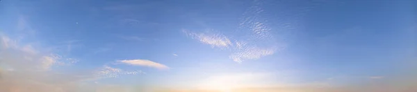 Panorama Gökyüzü Akşamları Bulutlar — Stok fotoğraf
