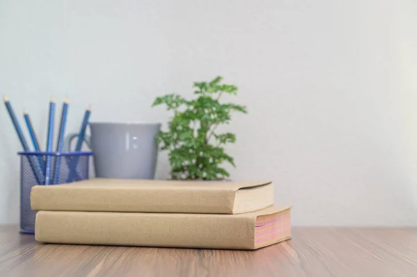 Conceito Ler Livro Está Mesa Sala — Fotografia de Stock