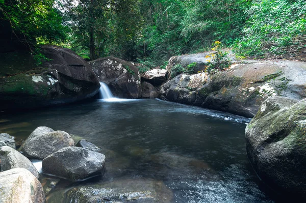 Conceito Viagem Khao Chamao Waterfall National Park Amo Natureza — Fotografia de Stock