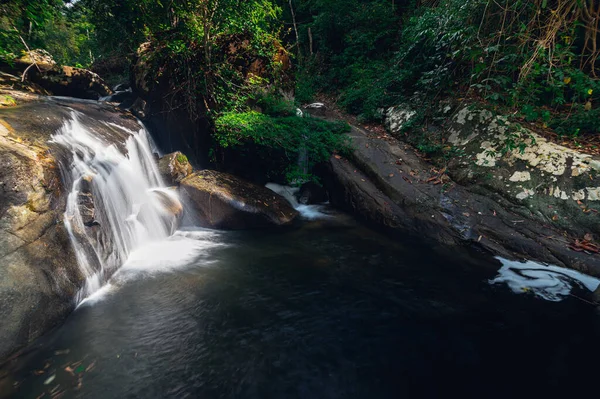 Conceito Viagem Khao Chamao Waterfall National Park Amo Natureza — Fotografia de Stock