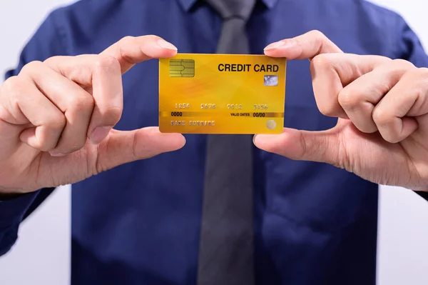 Podnikatelé Drží Kreditní Karty — Stock fotografie