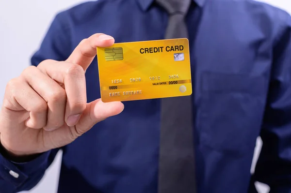 Podnikatelé Drží Kreditní Karty — Stock fotografie