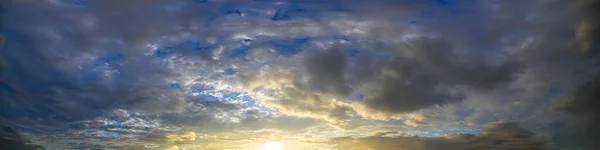 夕方の空と雲 — ストック写真