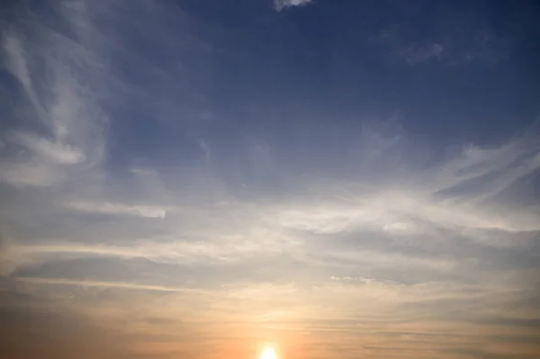 夜晚的天空和云彩 — 图库照片