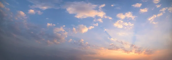 Вечером Небо Облака — стоковое фото