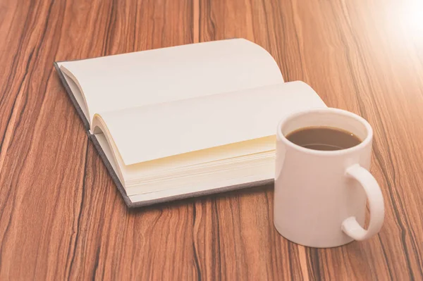 Houden Van Lezen Boeken Schrijven Koffie Drinken — Stockfoto