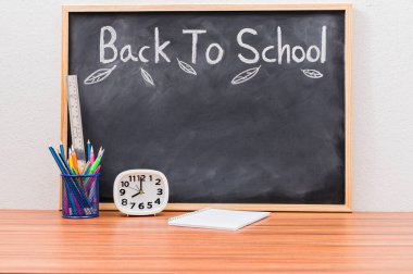 Yeteneklerini geliştirmek için okula ve eğitim konseptine geri dön