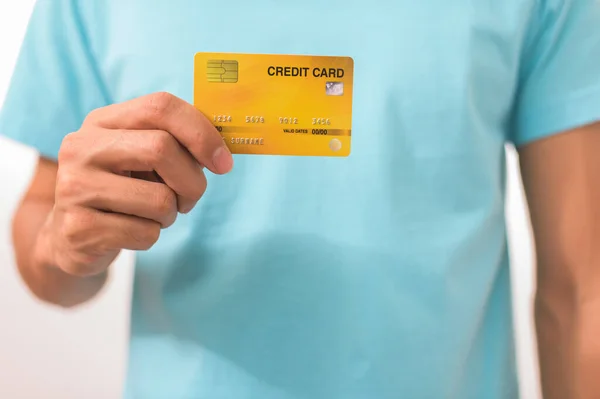 Muž Držící Kreditní Kartu — Stock fotografie