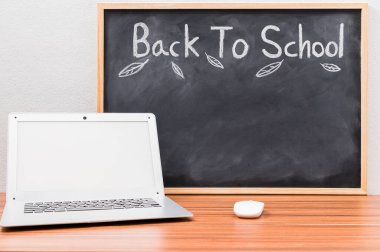 Yeteneklerini geliştirmek için okula ve eğitim konseptine geri dön