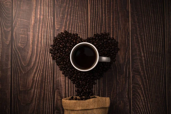 咖啡豆排成了心形 爱喝咖啡 — 图库照片