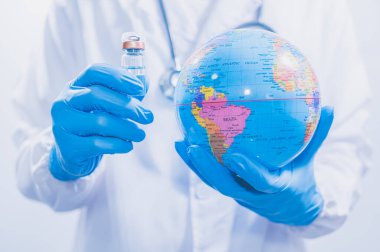 Doktorlar ya da bilim adamları COVID-19 ile savaşmak ya da diğer hastalıklara inanmak için aşı kullanıyorlar..