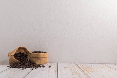 Enerji için kahve içmeyi seviyorum..