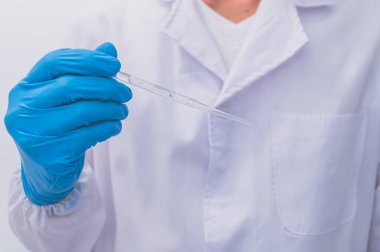 Bilim adamları mikroplara karşı bir aşı deniyorlar..