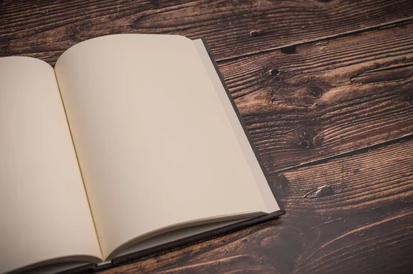 Cuaderno Vaso Leche Están Escritorio —  Fotos de Stock