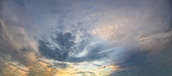 Avondlucht Wolken — Stockfoto
