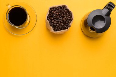 Enerjiyi arttırmak için kahve içmeyi severim.