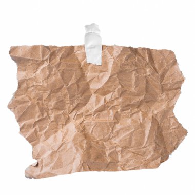 Yırtık kahverengi kraft kağıt nota beyaz, kaba el yapımı mesaj için şerit izole ile tutulur.