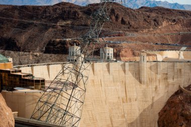 Usa 'da Büyük Beton Baraj Kafes Kuleleri ve Rocky Kanyonu' ndaki Aktarım Hatları, Kurak Çöl