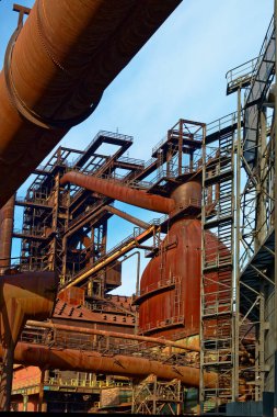 Çek Cumhuriyeti 'nde Paslı Çelik Yapılar ve Endüstriyel Borular Eski Patlama Fırını Kompleksi, Şebeke