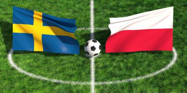 Çimenli bir spor sahasında futbol topunun üzerinde sallanan İsveç ve Polonya bayraklarının yüksek açılı görüntüsü