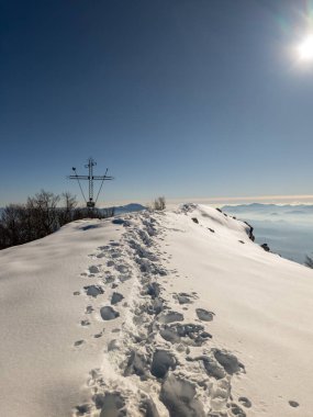 Karda doğa yürüyüşü