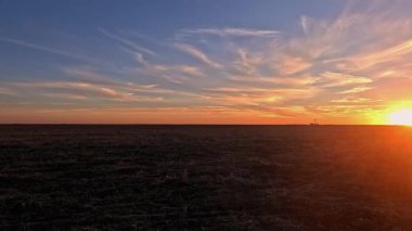 Amarillo, Teksas, ABD. 2025.11.05. Sonbahar günbatımı.