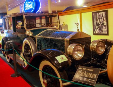 This is a unique place dedicated to the history of automotive manufacturing and the development of transportation in the USA.