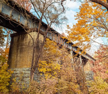 Edinburgh, ABD 'nin Virginia eyaletinin Shenandoah ilçesine bağlı bir kasabadır. 2025.11.02.