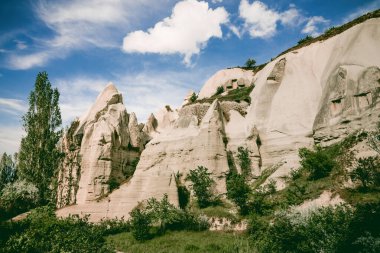 Kapadokya, Türkiye 'deki Baglidere Beyaz Aşk Vadisi, dağların manzarası