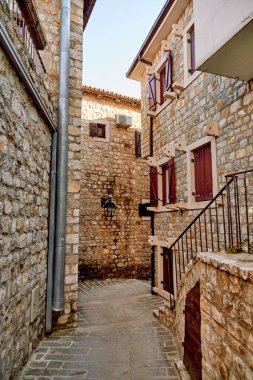 Eski kentteki kale, eski taş kent simgesi, müstahkem bina manzarası, Ulcinj, Karadağ