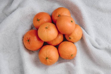 Mandalina Turuncu Turuncu Meyve Beyaz Kumaş, Yeni Yıl Durgun Hayat İlhamı