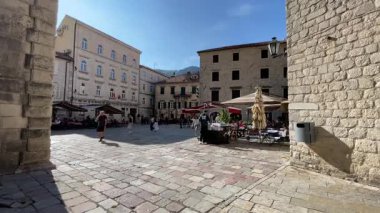 Kotor, Karadağ, 26 Ekim 2025, Şehrin eski bölümünün tarihi kalesi