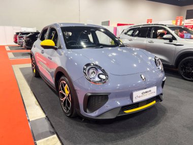 Bangsar, Kuala Lumpur, Malezya - 12 Aralık 2025: Bir kapalı araba fuarı, sergi, ticaret fuarı Uluslararası markaların en yeni modelini gösterdi.