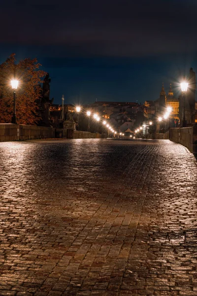 Charles Bridge Uma Ponte Histórica Que Atravessa Rio Vltava Praga — Fotografia de Stock