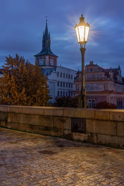 Charles Bridge Uma Ponte Histórica Que Atravessa Rio Vltava Praga — Fotografia de Stock