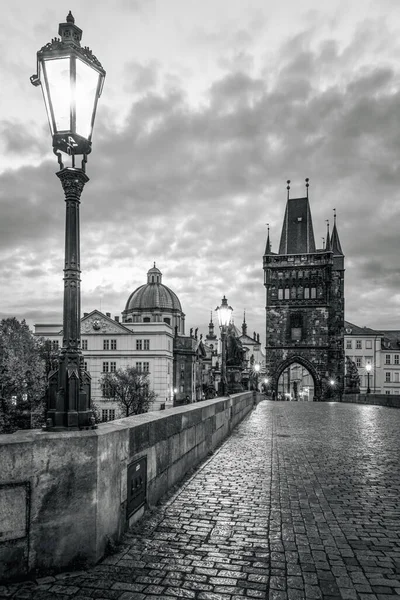 Puente Carlos Puente Histórico Que Cruza Río Moldava Praga República —  Fotos de Stock