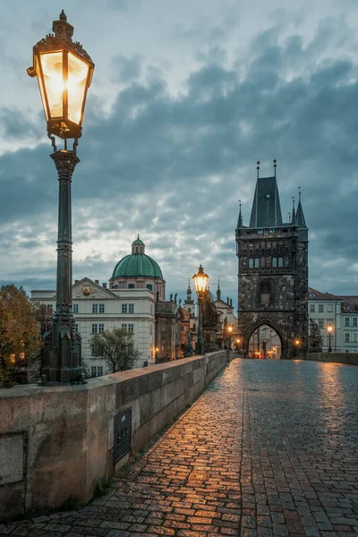 Charles Köprüsü Çek Cumhuriyeti Nin Prag Kentinde Vltava Nehri Geçen — Stok fotoğraf